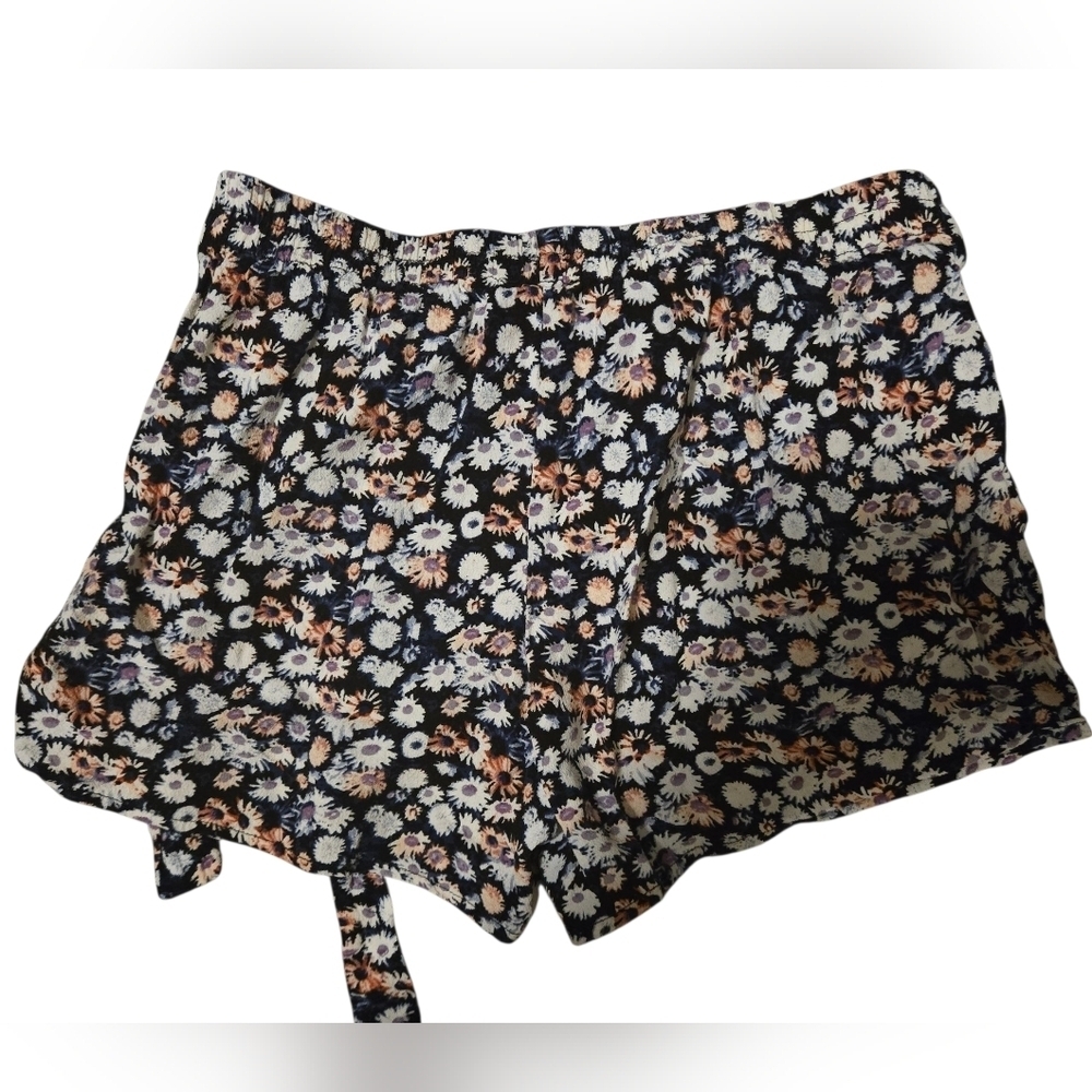 Forever 21 Girls’ Size 13/14 Black Floral Tulip Hem Shorts – Lightweight